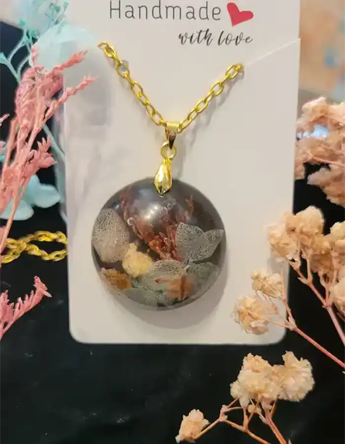 Handcrafted Resin Pendant Botanica - Luna