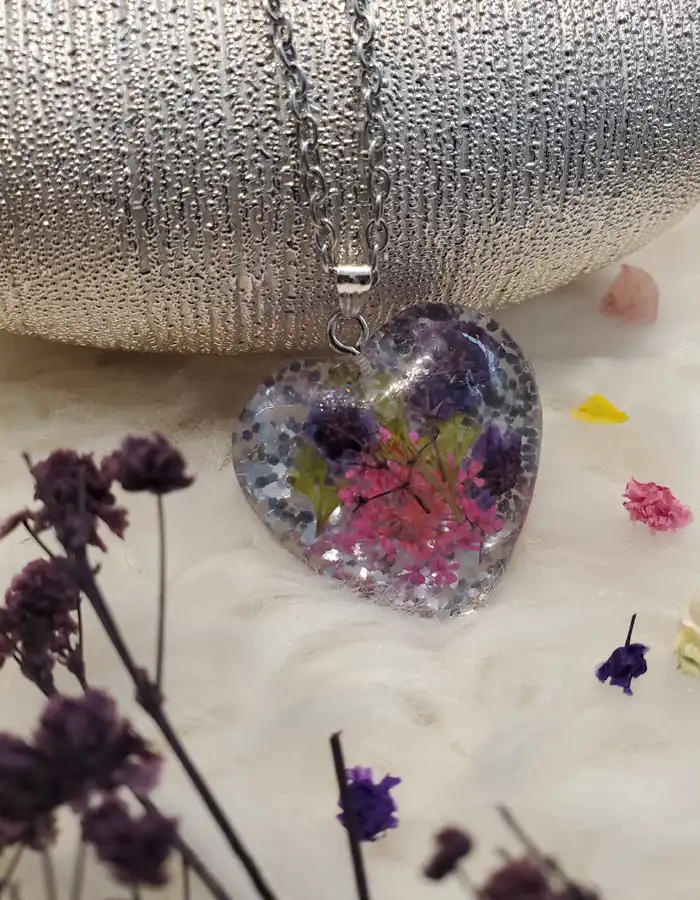 Handcrafted Resin Pendant - Flora Amoris