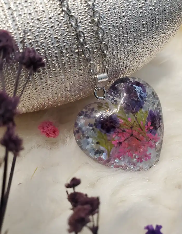 Handcrafted Resin Pendant - Flora Amoris