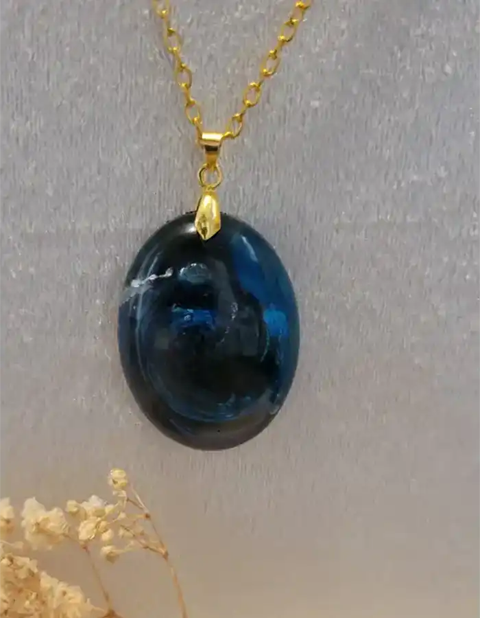 Handmade Resin Pendant - Falak-e-Raaz