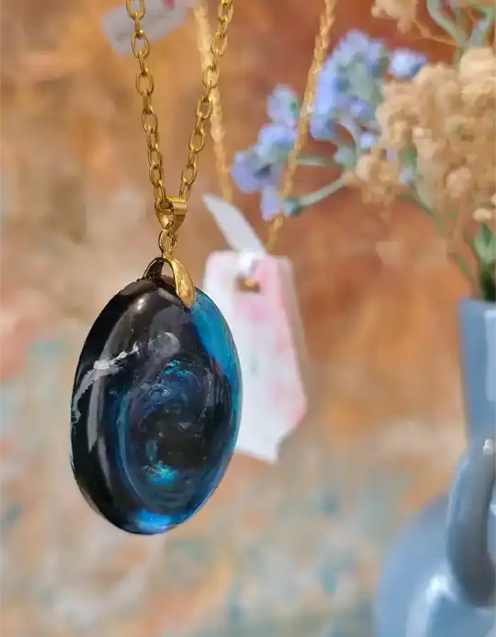 Handmade Resin Pendant - Falak-e-Raaz