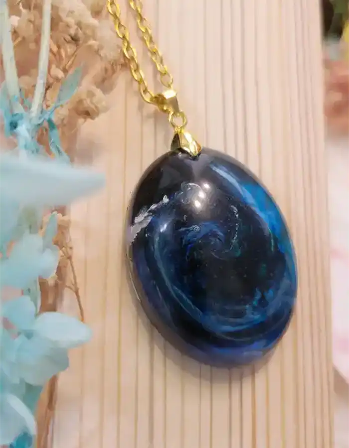 Handmade Resin Pendant - Falak-e-Raaz