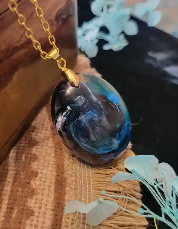 Handmade Resin Pendant - Falak-e-Raaz