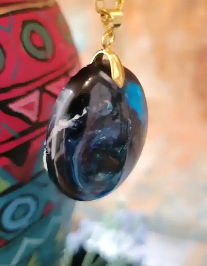 Handmade Resin Pendant - Falak-e-Raaz