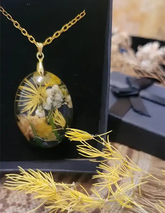 Resin Made Pendant - Nature’s Keepsakes 7x9